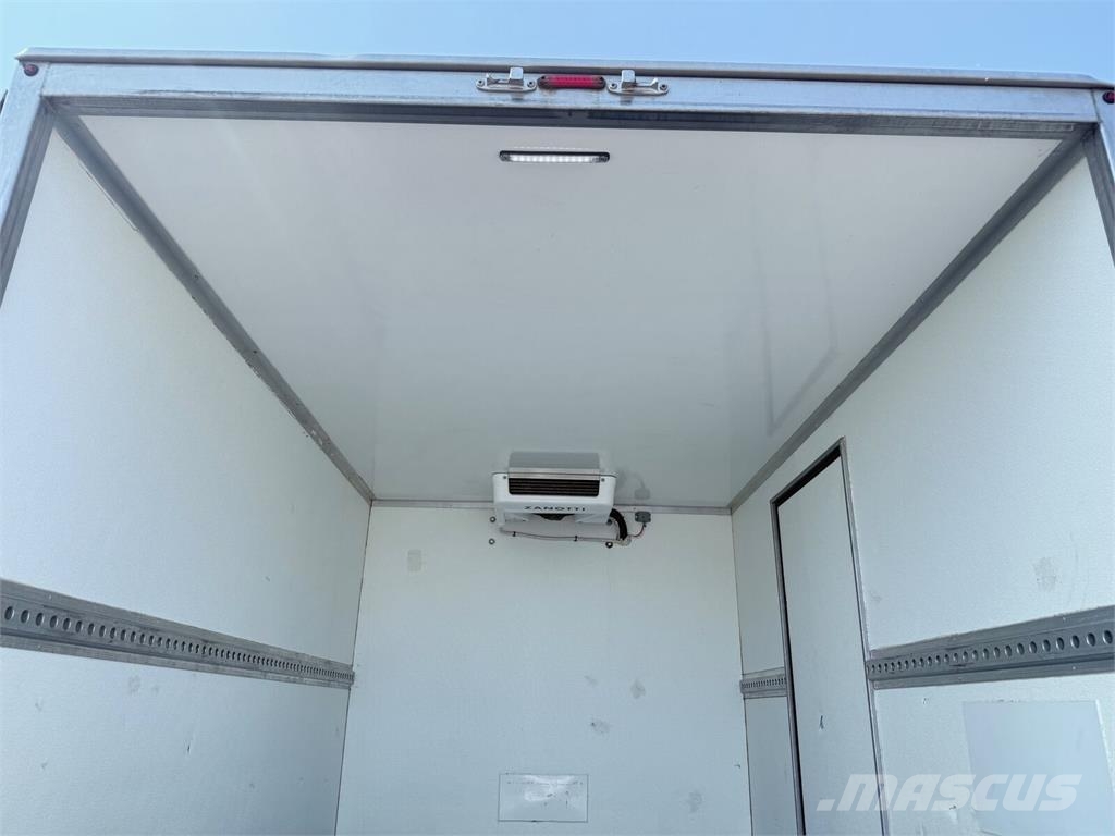 Renault Master 145 DCI 3x Drzwi 230V Autre camion