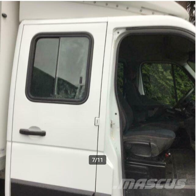 Renault Master Doka + LBW 厢式货车