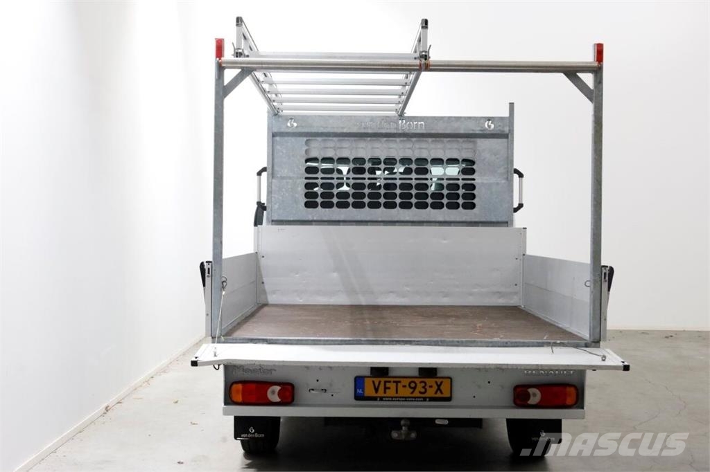 Renault Master T35 2.3 dCi 135pk L2 D.C. Open Laadbak Airc Otros camiones