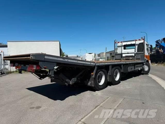 Renault Premium 320-26 / Flatbed 10.6 m / Winch + Lift / A Puksiirid