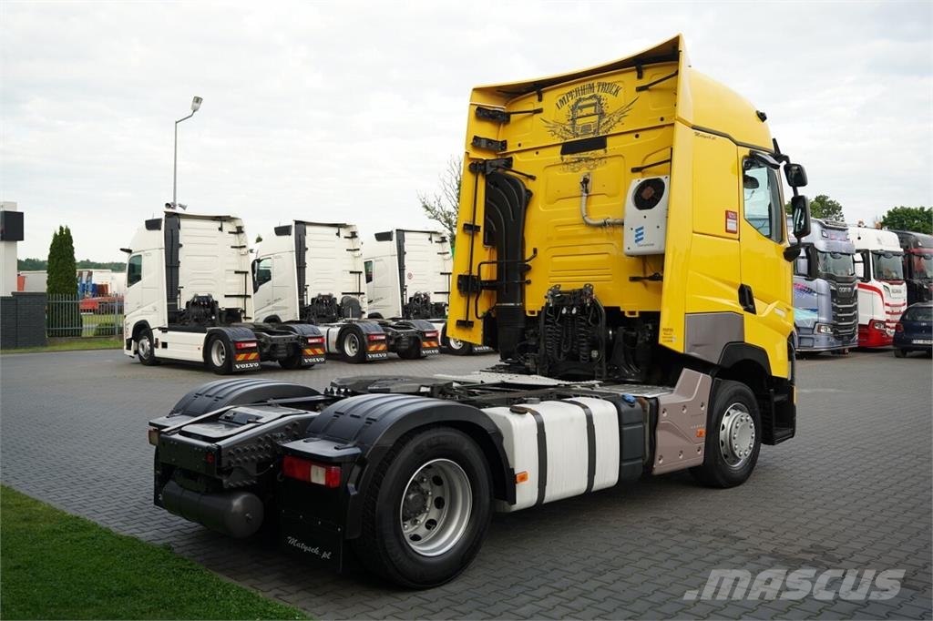 Renault T 440 وحدات الجر