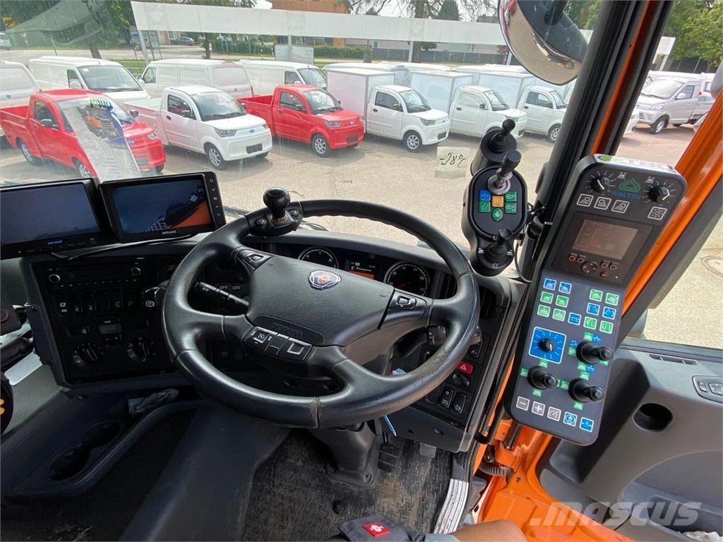 Scania G360 Úttakarító gépek