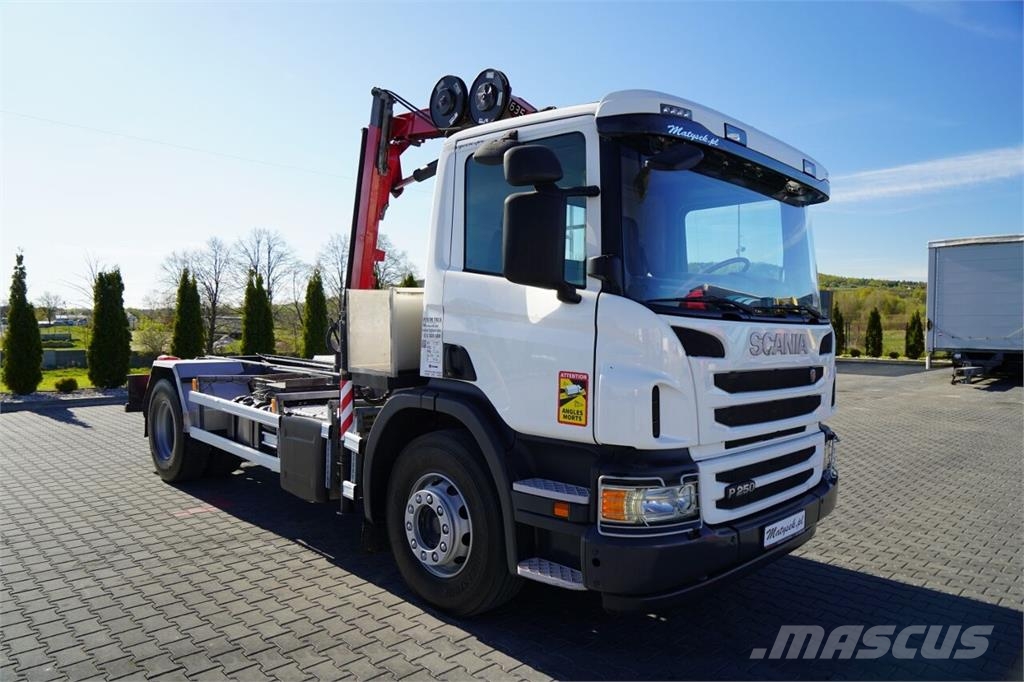 Scania P 250 / 4X2 / SIŁOWNIK DO WYWROTU /  + HDS HMF 635 Chasis y suspención