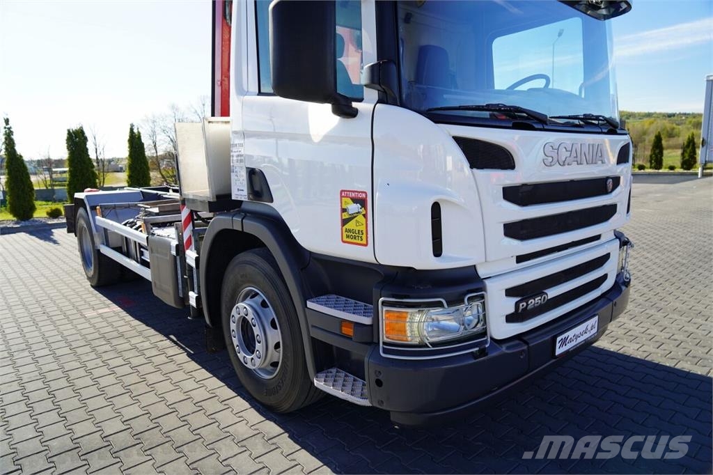 Scania P 250 / 4X2 / SIŁOWNIK DO WYWROTU /  + HDS HMF 635 Chasis y suspención