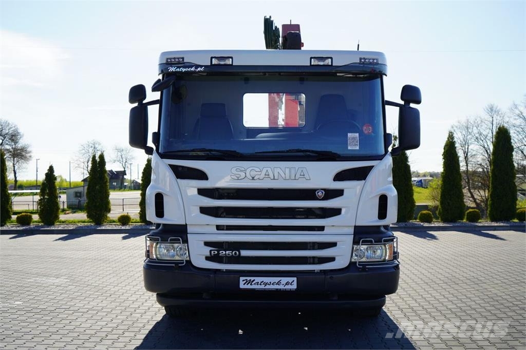 Scania P 250 / 4X2 / SIŁOWNIK DO WYWROTU /  + HDS HMF 635 Chasis y suspención