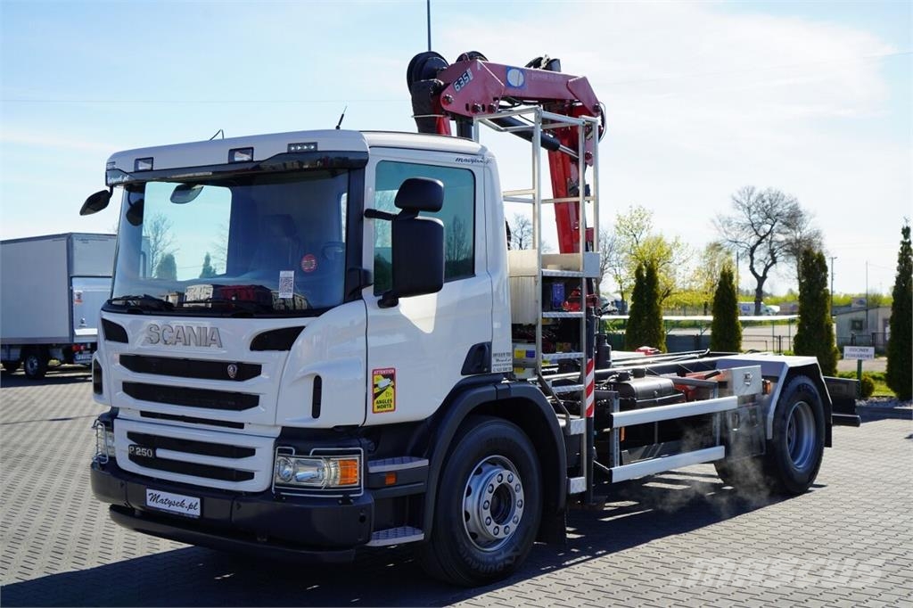 Scania P 250 / 4X2 / SIŁOWNIK DO WYWROTU /  + HDS HMF 635 Chasis y suspención