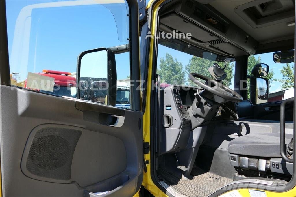 Scania P 340 / Curtainsider Beverage Truck / Reversing Ca شاحنات بغطاء جانبي