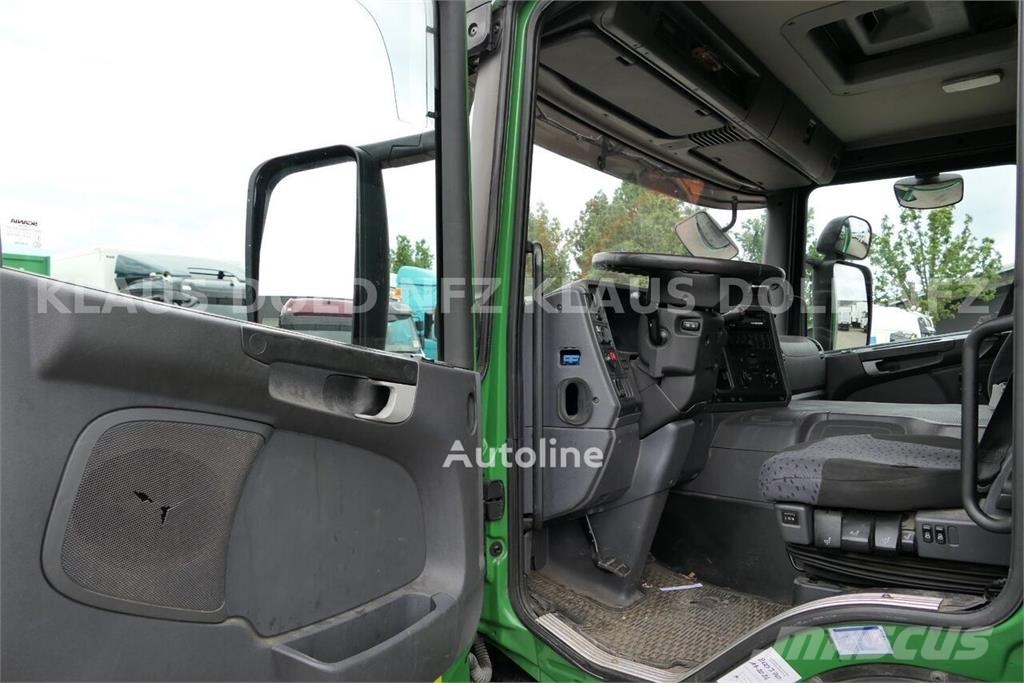Scania P 340 Curtainsider Truck / Tail Lift / Rear View C 篷布卡車