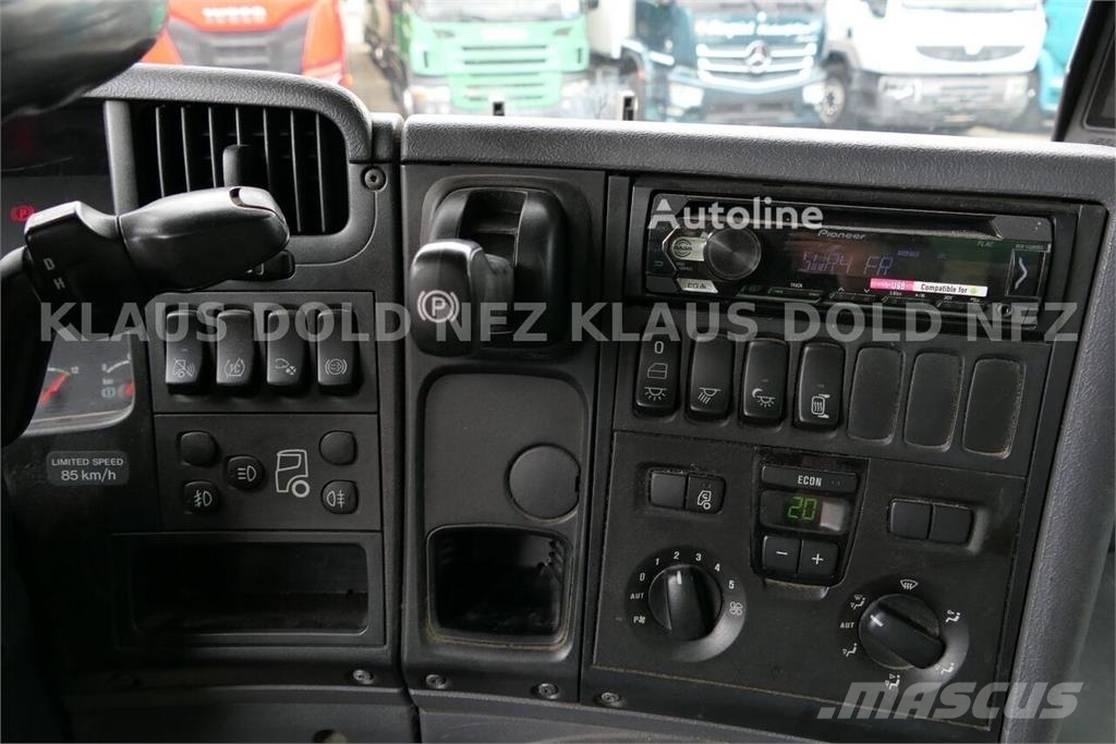 Scania P 340 Curtainsider Truck / Tail Lift / Rear View C 篷布卡車