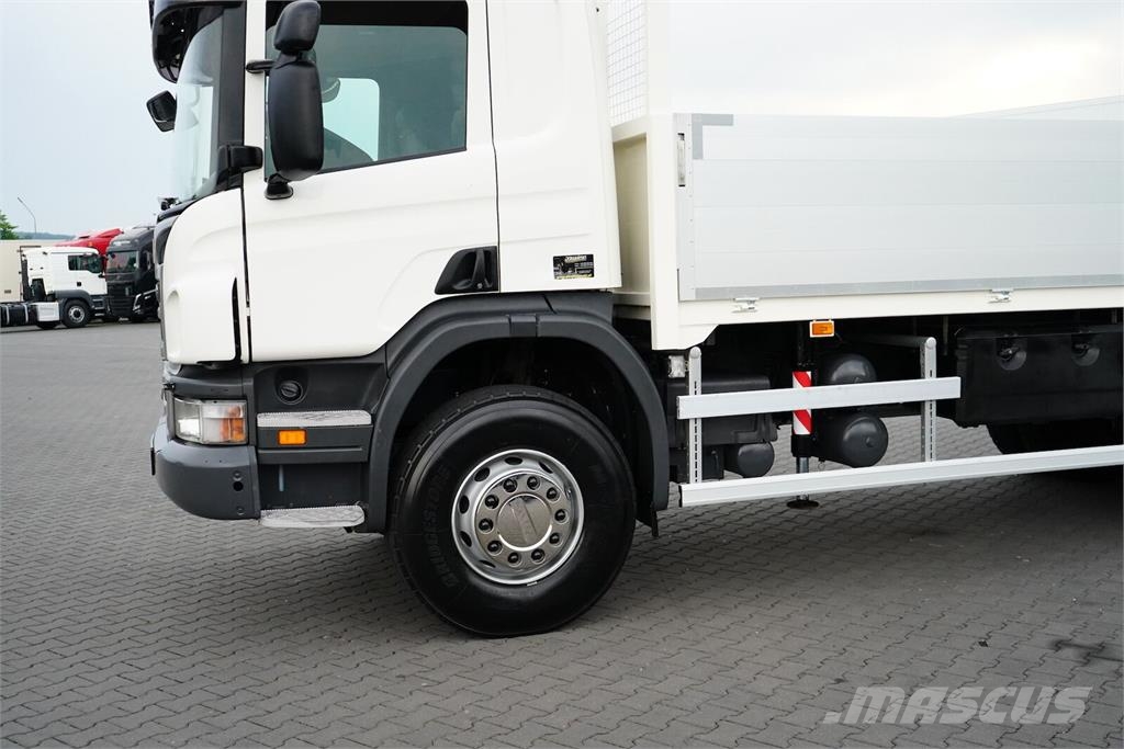 Scania P 360 / 6 X 4 / SKRZYNIOWY + HDS / HMF 1730 K3 / R 平板式/側卸式卡車
