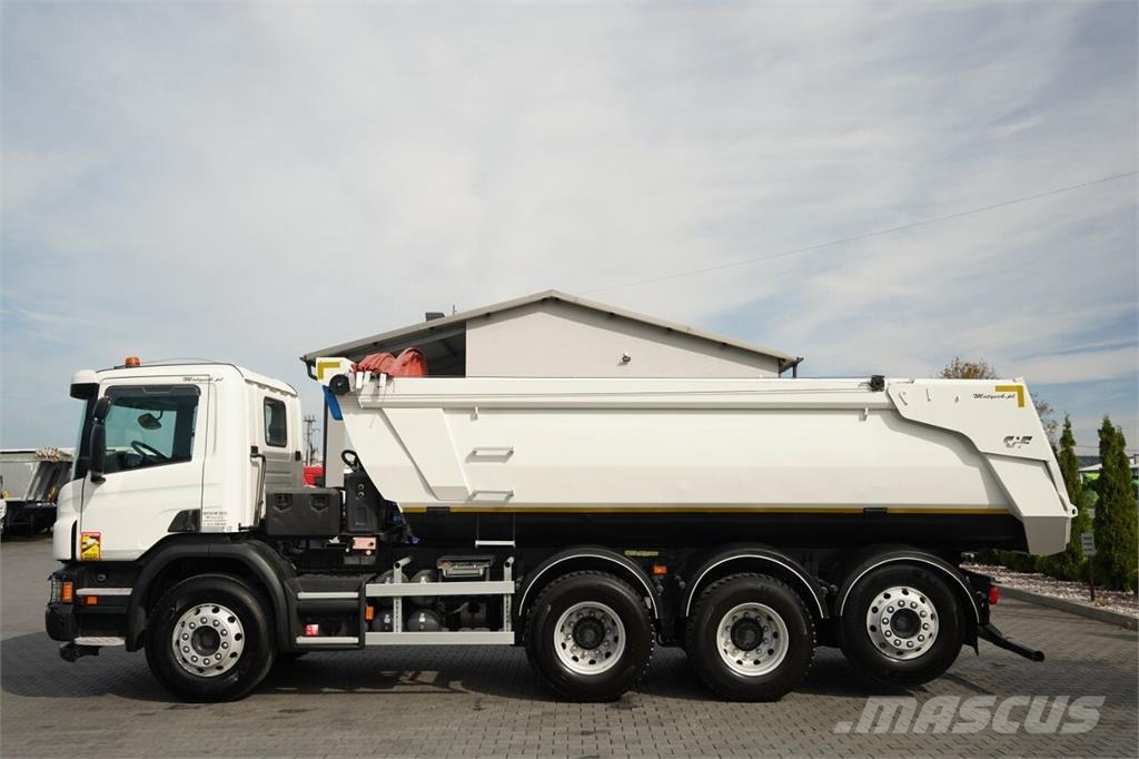 Scania P 450 / 8x4 / WYWROTKA TYLNOZSYPOWA - 5,6 M / OŚ P Billenő teherautók
