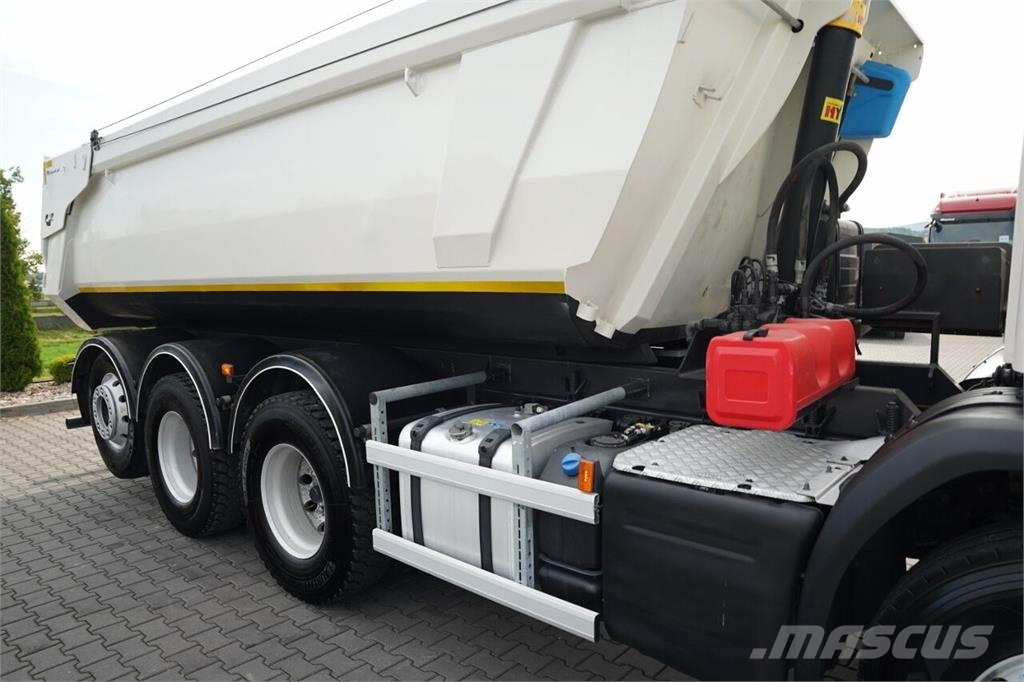 Scania P 450 / 8x4 / WYWROTKA TYLNOZSYPOWA - 5,6 M / OŚ P Billenő teherautók