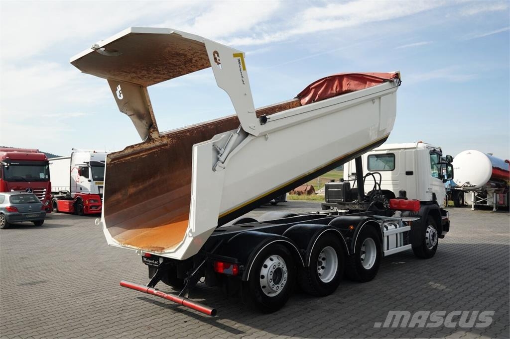 Scania P 450 / 8x4 / WYWROTKA TYLNOZSYPOWA - 5,6 M / OŚ P Billenő teherautók