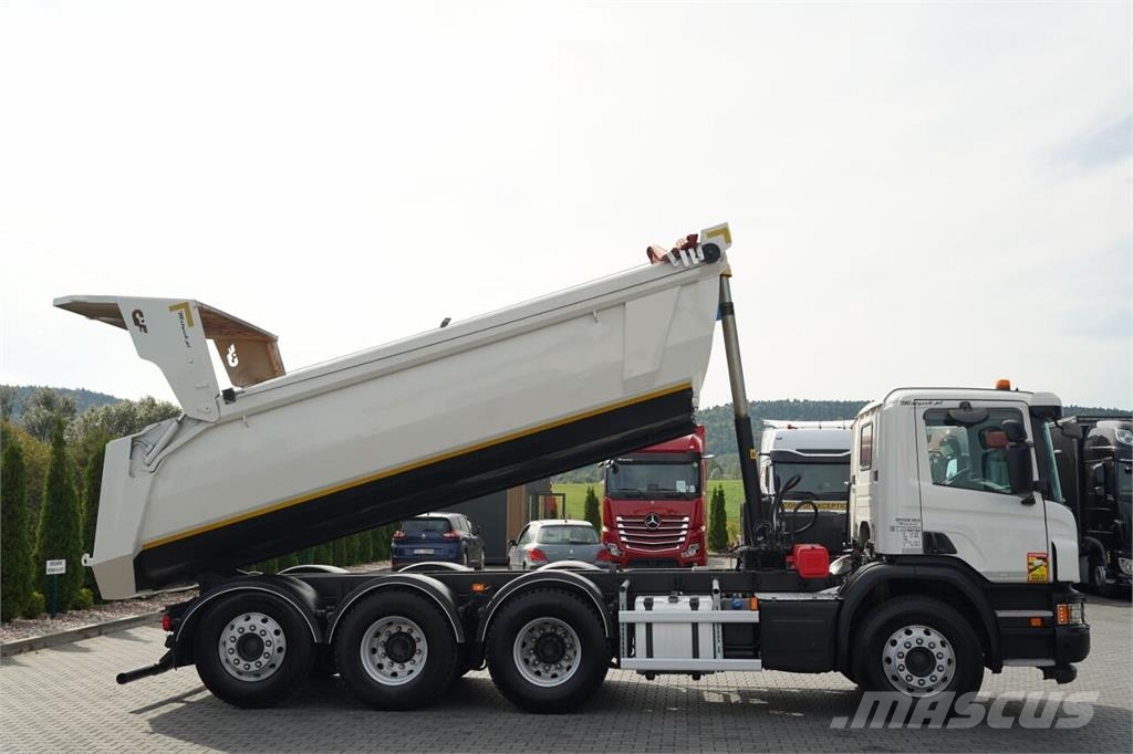 Scania P 450 / 8x4 / WYWROTKA TYLNOZSYPOWA - 5,6 M / OŚ P Billenő teherautók