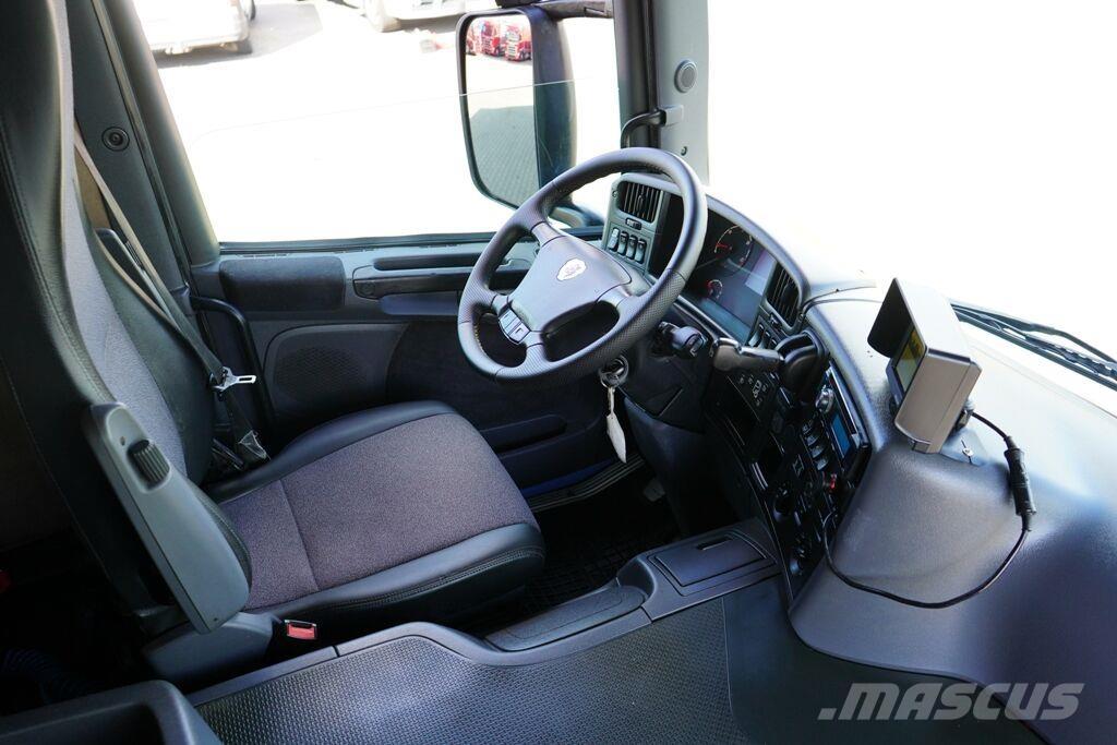 Scania R 380 / E 5 / CHŁODNIA + WINDA / 23 PALET / OŚ SKR Camiones con temperatura controlada