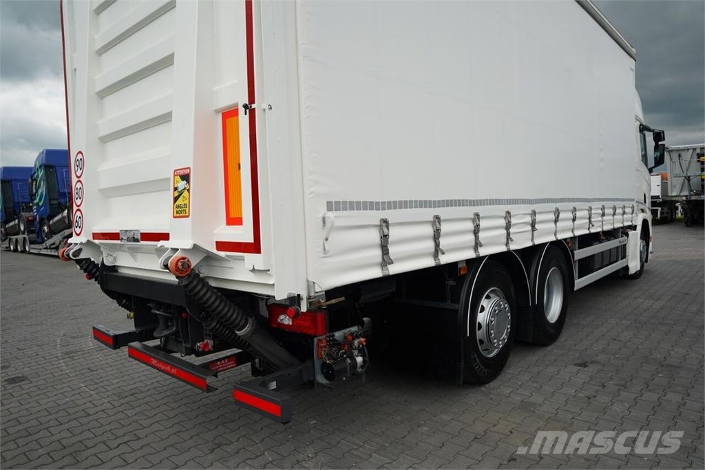 Scania R 450 Camiones de caja de lona