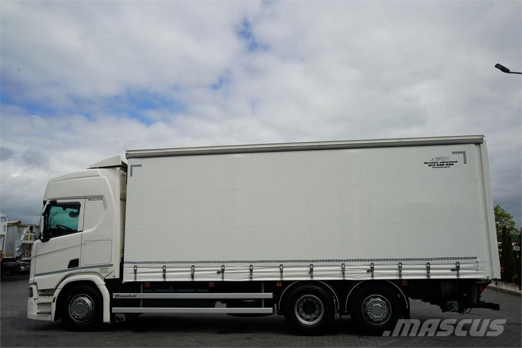 Scania R 450 Camiones de caja de lona