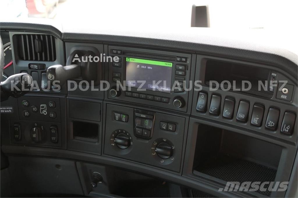 Scania R 490 Flatbed Truck / Effer Crane / Radio Remote C Camiones plataforma