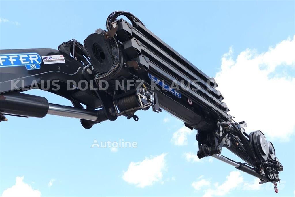 Scania R 490 Flatbed Truck / Effer Crane / Radio Remote C Camiones plataforma