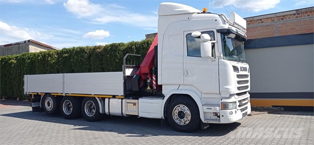 Scania R580 V8 8x4 Flatbed Truck / HMF 3220 K7 Crane 平板式/側卸式卡車