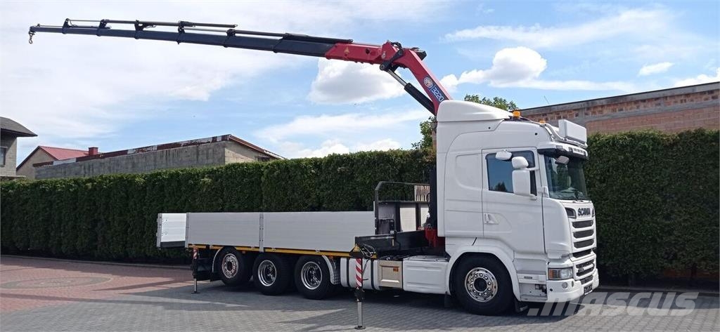 Scania R580 V8 8x4 Flatbed Truck / HMF 3220 K7 Crane 平板式/側卸式卡車