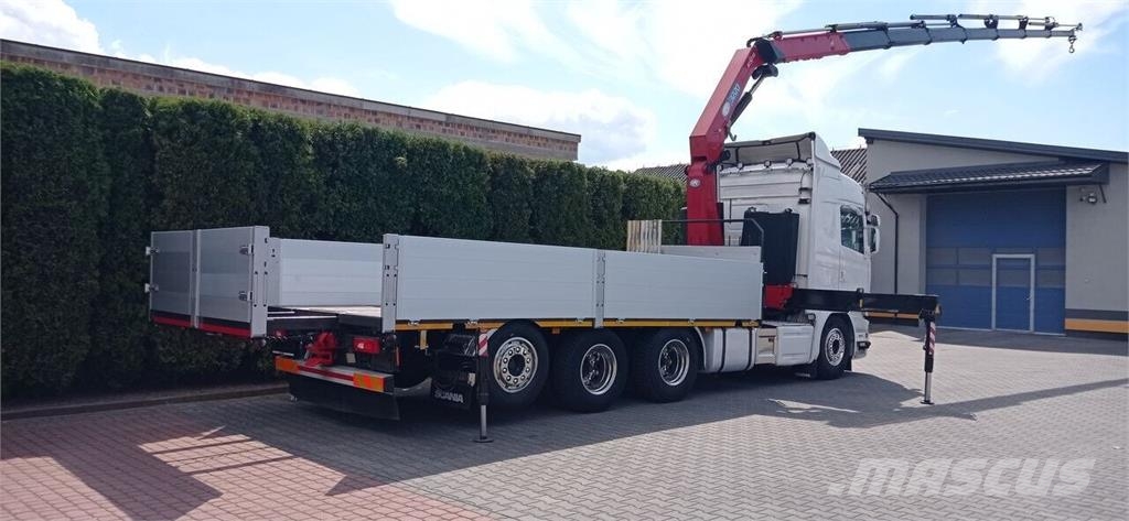 Scania R580 V8 8x4 Flatbed Truck / HMF 3220 K7 Crane 平板式/側卸式卡車
