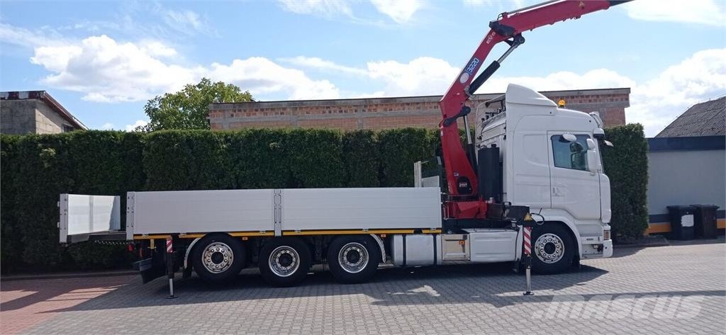 Scania R580 V8 8x4 Flatbed Truck / HMF 3220 K7 Crane 平板式/側卸式卡車