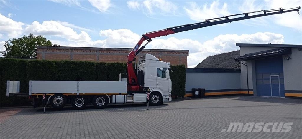 Scania R580 V8 8x4 Flatbed Truck / HMF 3220 K7 Crane 平板式/側卸式卡車
