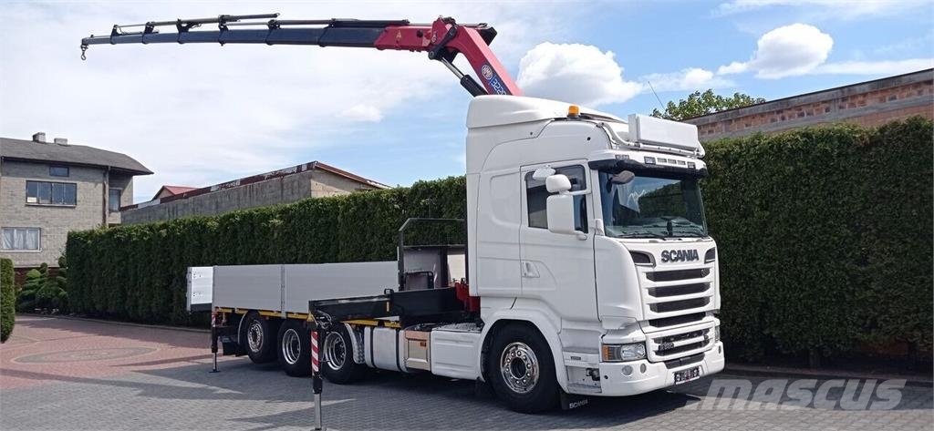 Scania R580 V8 8x4 Flatbed Truck / HMF 3220 K7 Crane 平板式/側卸式卡車