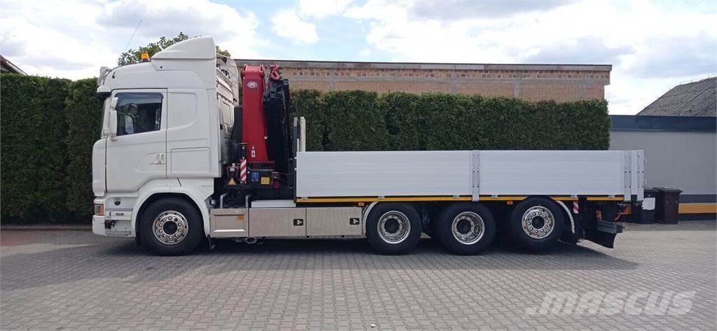 Scania R580 V8 8x4 Flatbed Truck / HMF 3220 K7 Crane 平板式/側卸式卡車