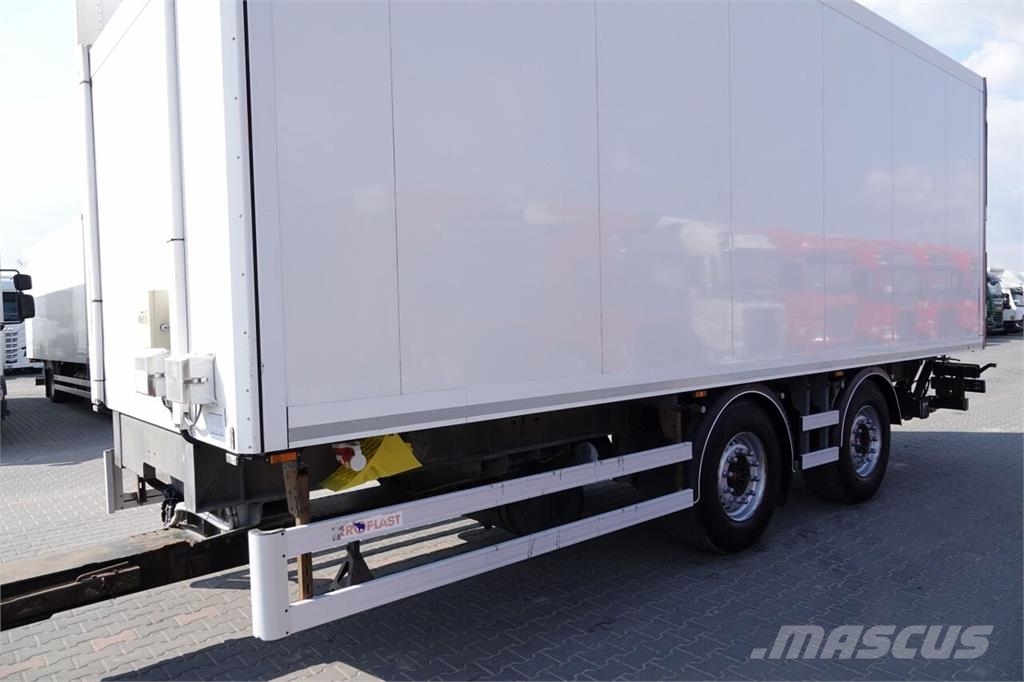 Schmitz Cargobull  Gesloten opbouw trailers