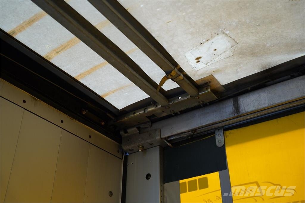 Schmitz Cargobull STANDARD Plachtové návěsy