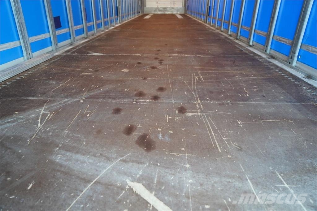 Schmitz Cargobull  Semirremolques con caja de lona