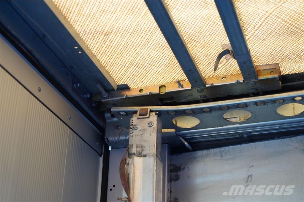 Schmitz Cargobull  Semirremolques con caja de lona