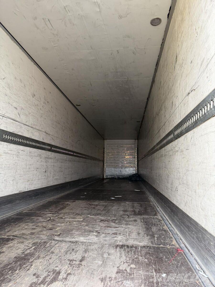 Schmitz Cargobull SKO 24/L Koffer semi-trailer Semirremolques de carrocería de cajas
