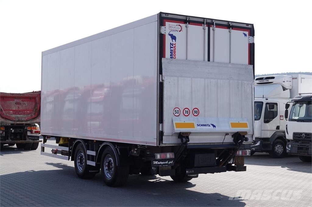 Schmitz Cargobull  Gesloten opbouw trailers