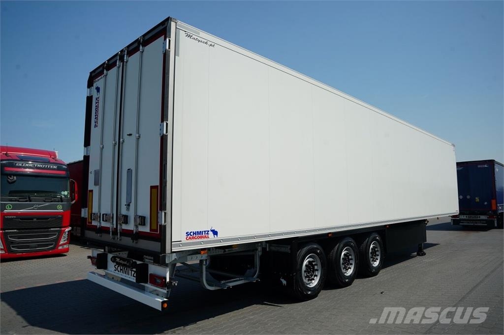 Schmitz Cargobull / CHŁODNIA / VECTOR 1550 / PALECIARA / OŚ PODNOSZO Semirremolques isotermos/frigoríficos