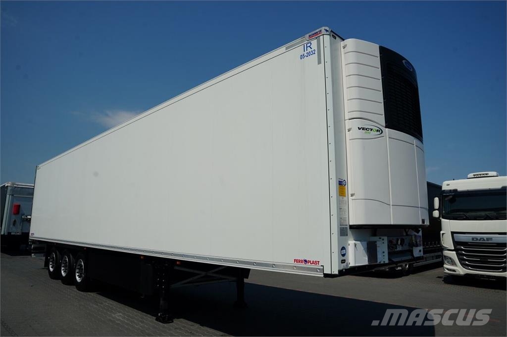 Schmitz Cargobull / CHŁODNIA / VECTOR 1550 / PALECIARA / OŚ PODNOSZO Semirremolques isotermos/frigoríficos