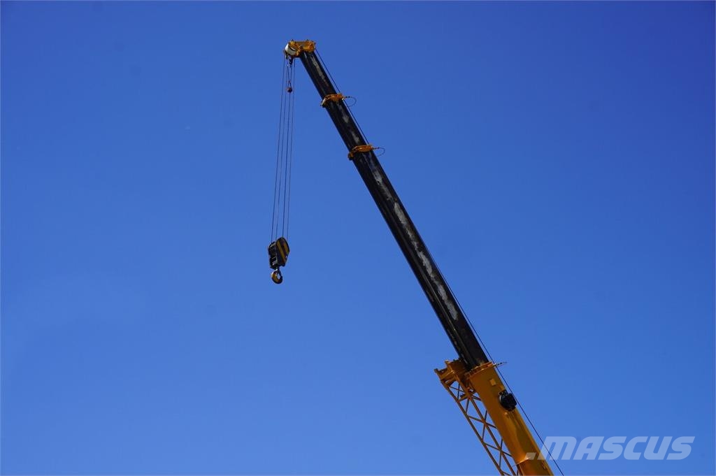 Sennebogen 630 rough terrain crane / 2000 MTH / Range 30 m / Верижни кранове
