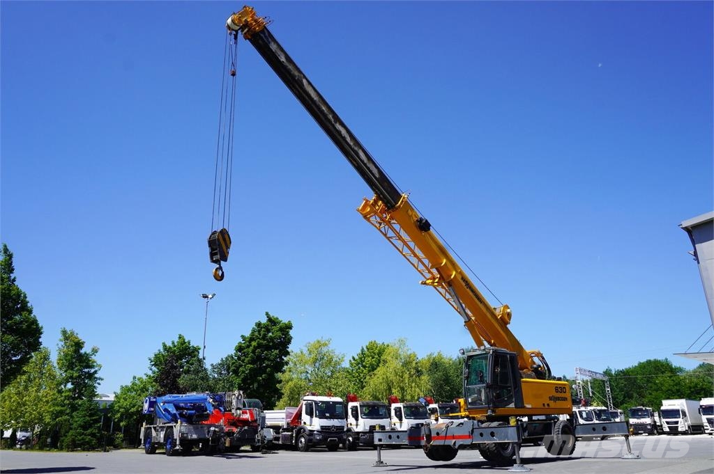 Sennebogen 630 rough terrain crane / 2000 MTH / Range 30 m / Верижни кранове