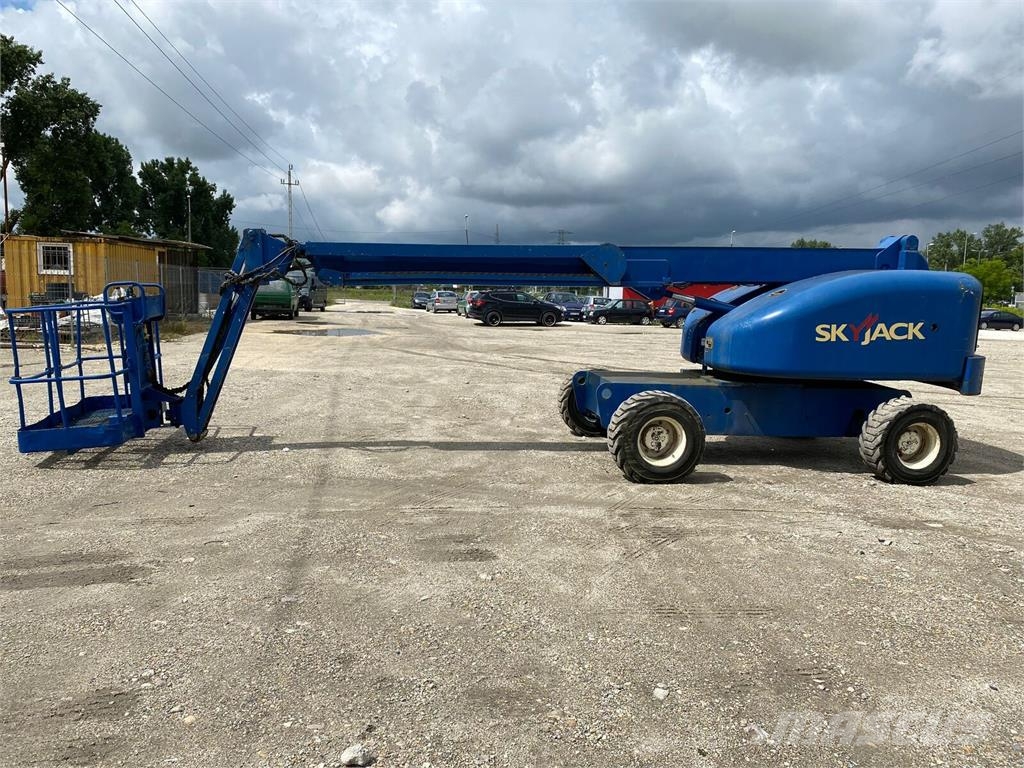 SkyJack SJ40T 4x4 Diesel - 14m رافعات سلة تلسكوبية
