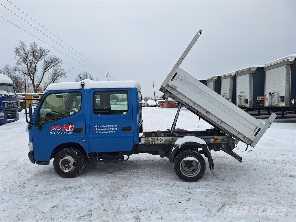 Toyota Dyna 150 3,0 D - Doka 3 sided Tipper Pašizgāzējs