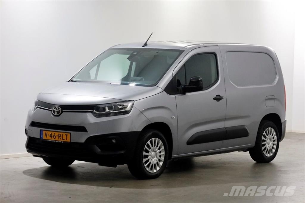 Toyota PROACE CITY 1.2 Turbo 110pk Comfort Benzine Airco/ Andre lastebiler