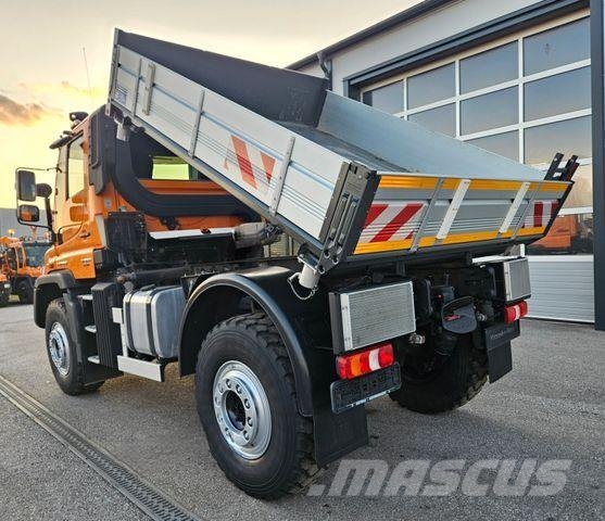 Unimog U527 UGE Vehículos municipales multiusos