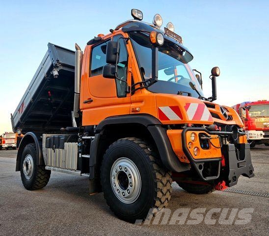 Unimog U527 UGE Vehículos municipales multiusos