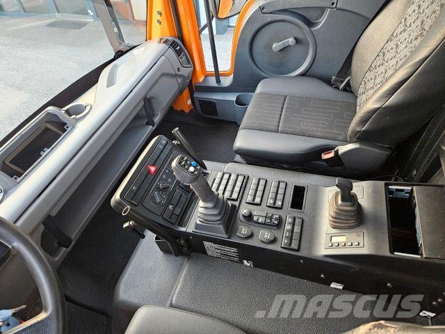 Unimog U527 UGE Vehículos municipales multiusos