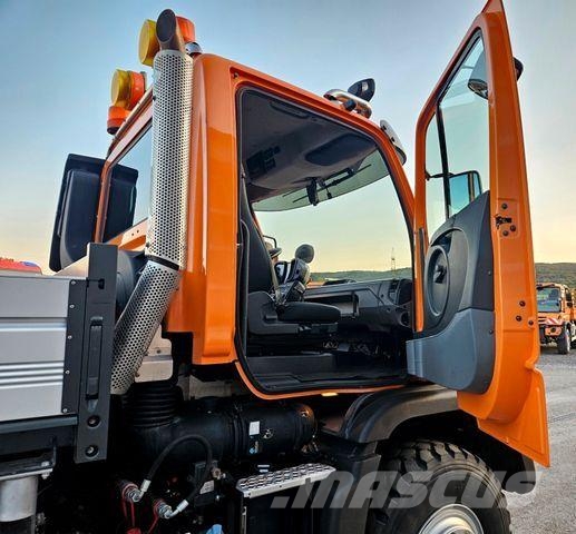 Unimog U527 UGE Vehículos municipales multiusos