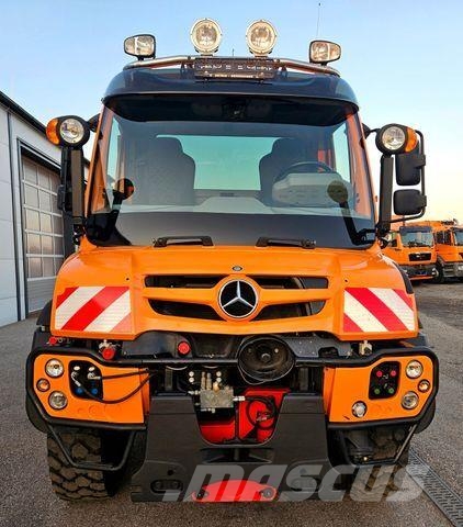 Unimog U527 UGE Vehículos municipales multiusos
