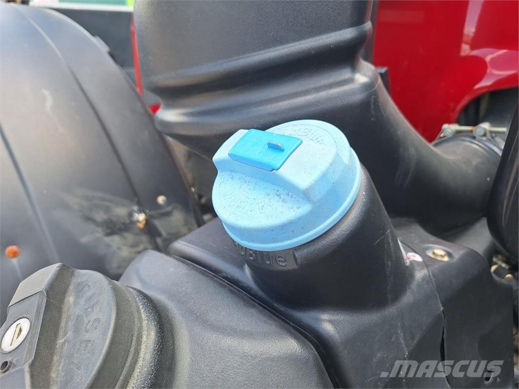 Valtra 124N Tractor / Stoll ProfiLine FZ 30.1 /Front load Traktorok