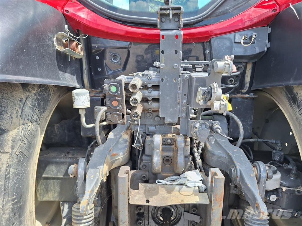 Valtra 124N Tractor / Stoll ProfiLine FZ 30.1 /Front load Traktorok